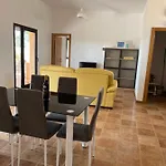 “la Cuadra” *